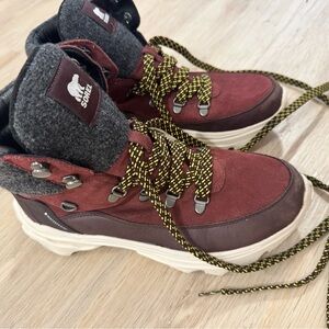 Sorel boots Womens Size 11 Kinetic Breakthru Conquest Boots In Cinder Bloodstone